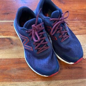 New Balance Men's Athletic Shoes in Navy and Red